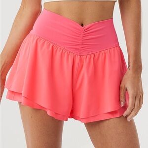 Pink Aerie Offline Ruched Shorts (Size Medium)